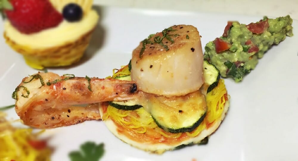 薑黃麵線料理食譜-焗烤櫛瓜薑黃麵線煎餅佐墨西哥酪梨醬檸檬椒鹽干貝蝦 - 1