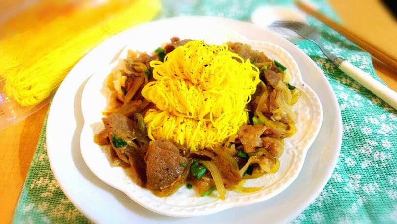 薑黃麵線料理食譜-燒肉拌麵 - 1